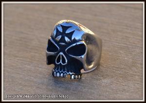 Bague Chevalière en Acier Inoxydable - Tête de Mort / Croix de Malte