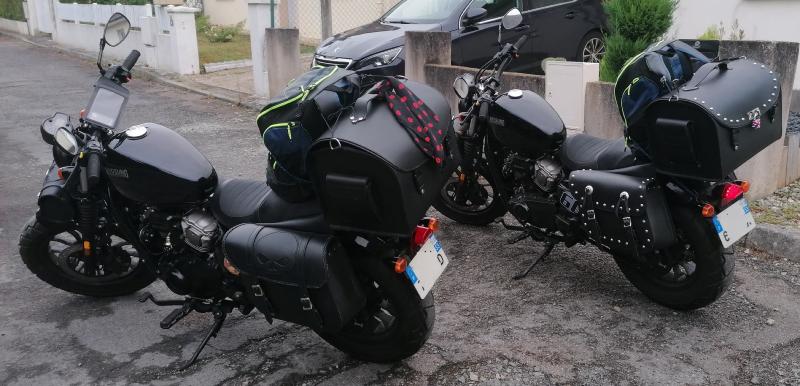 Paire de Sacoches cavalière en Cuir couleur Noir - Modèle Tête de Mort /  SKULL pour moto custom