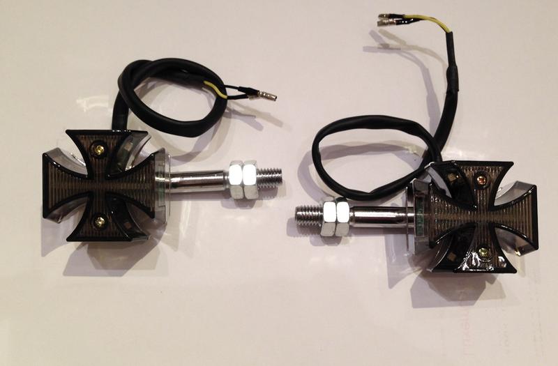 Clignotants LED Croix De Malte Pour Moto Custom - 1 Paire (2 Clignos) - Style Rétro