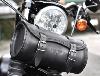 Made In Italie : Sacoche de fourche / Sac à outils  en Cuir véritable Ronde couleur Noir pour moto ou trike