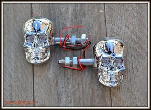 Paire de Clignotants moto Visage Tête de Mort skull couleur Chrome