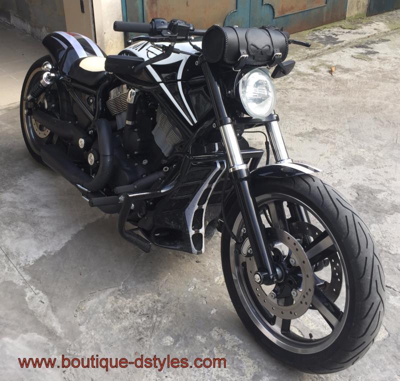 Sacoche pour HD Sacoche-rool-bag-cuir-tete-de-mort-skull-moto-custom-harley-zoom